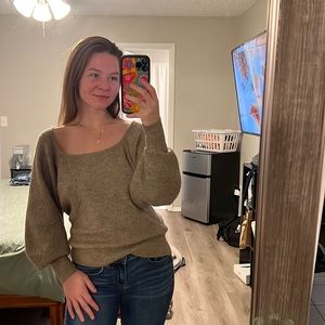 Squared neck sweater